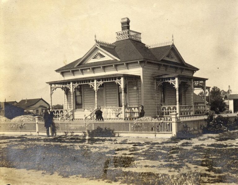 The Graves’ cottage in about 1892