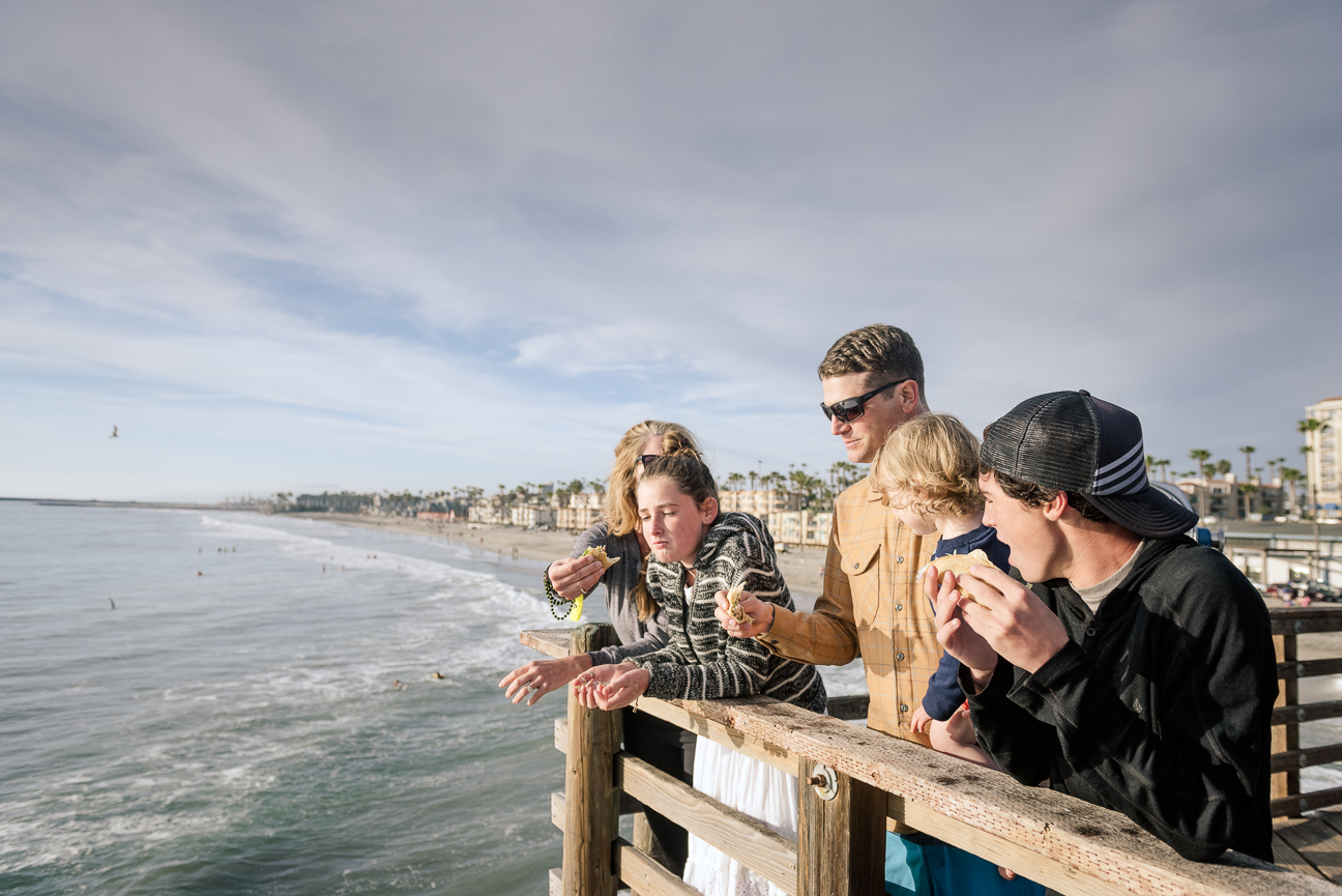 Family_On_Pier